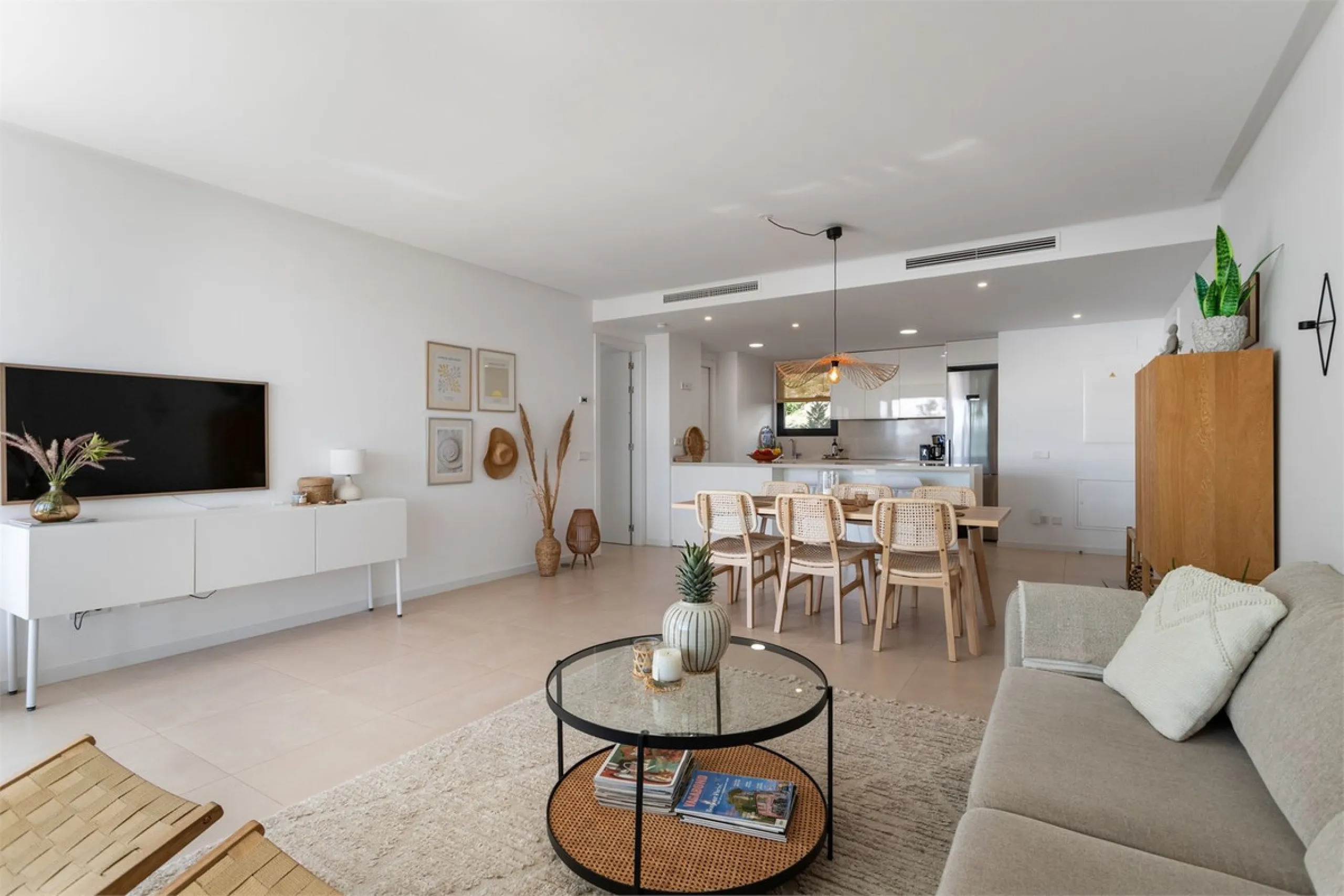 Apartment - Middle Floor Apartment в продаже в Fuengirola, Málaga. В доме 3 спален и 2 ванных комнат. Площадь дома 122 м²
