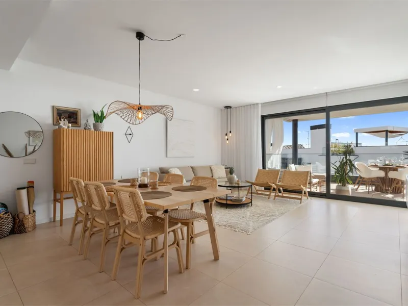 Apartment - Middle Floor Apartment в продаже в Fuengirola, Málaga. В доме 3 спален и 2 ванных комнат. Площадь дома 122 м²
