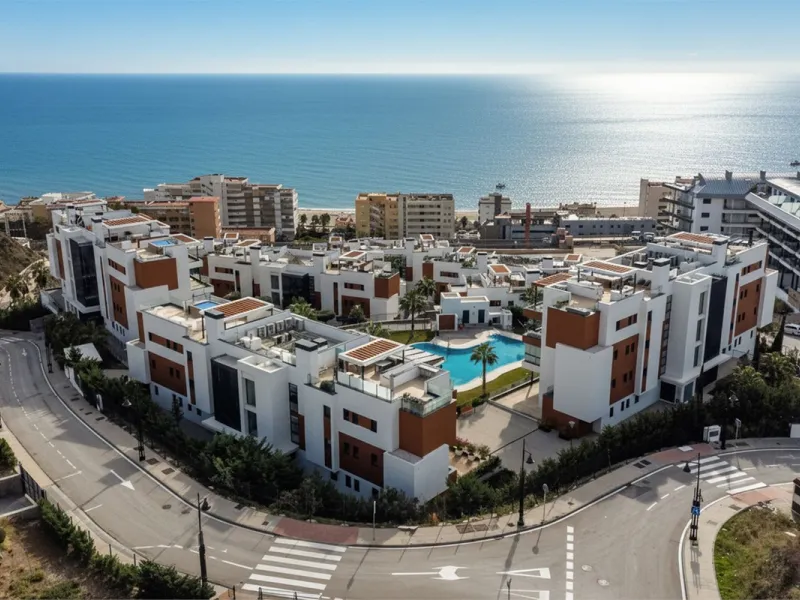 Apartment - Middle Floor Apartment в продаже в Fuengirola, Málaga. В доме 3 спален и 2 ванных комнат. Площадь дома 122 м²