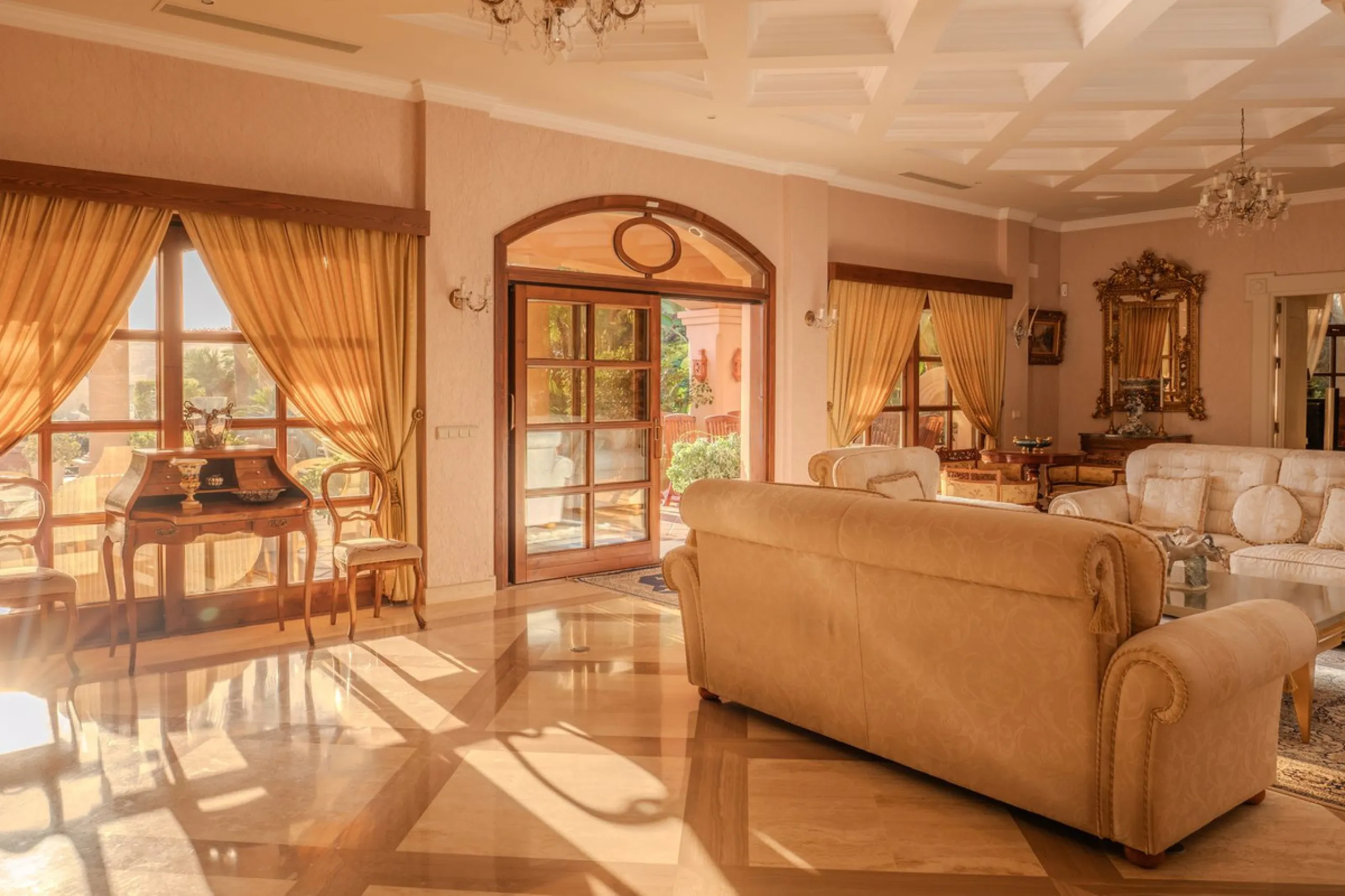 Villa Herencia stands as a magnificent masterpiece of classic architecture, embodying timeless elegance and exceptional craftsmanship.