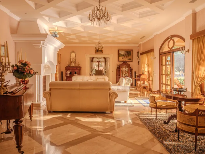 Villa Herencia stands as a magnificent masterpiece of classic architecture, embodying timeless elegance and exceptional craftsmanship.