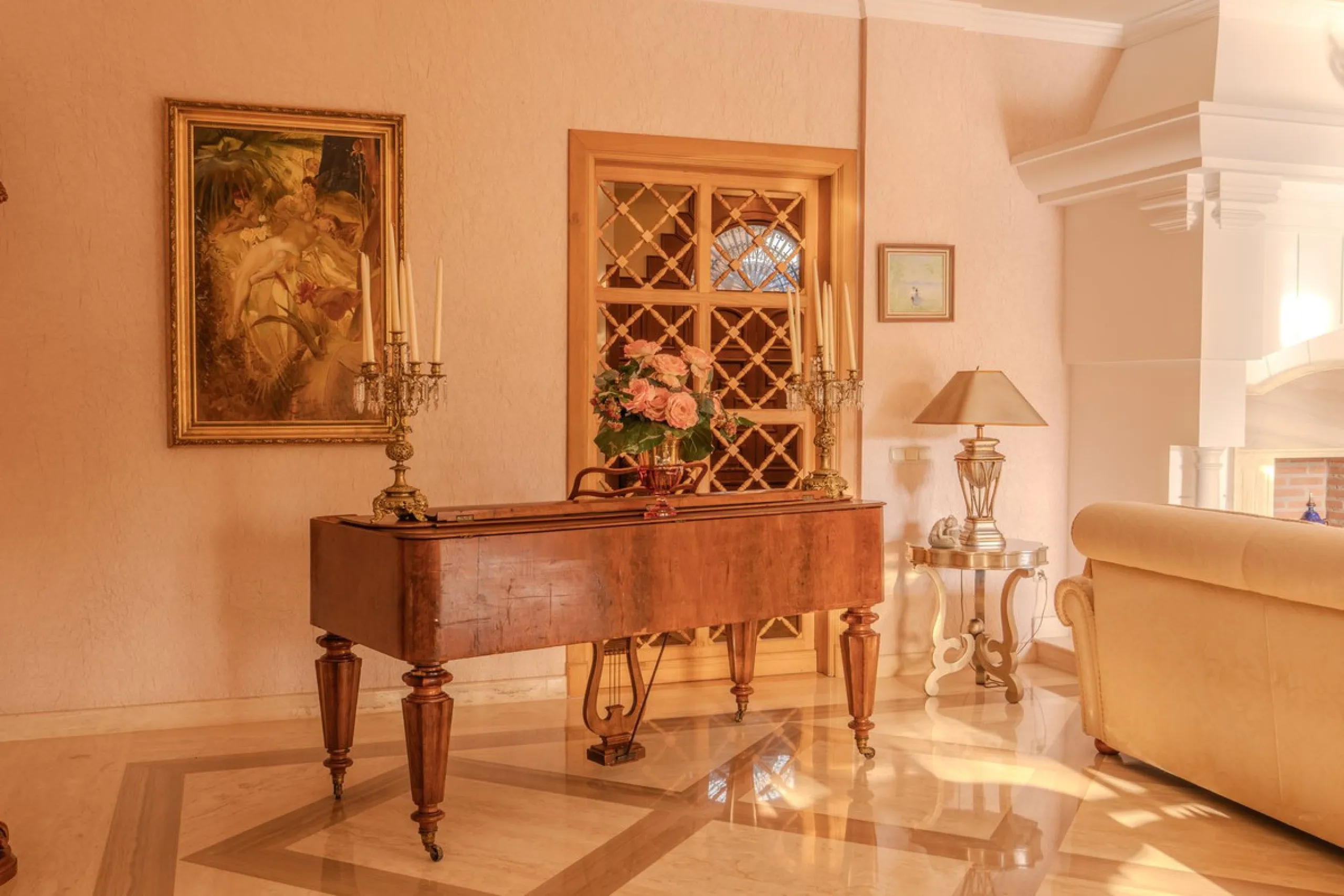 Villa Herencia stands as a magnificent masterpiece of classic architecture, embodying timeless elegance and exceptional craftsmanship.