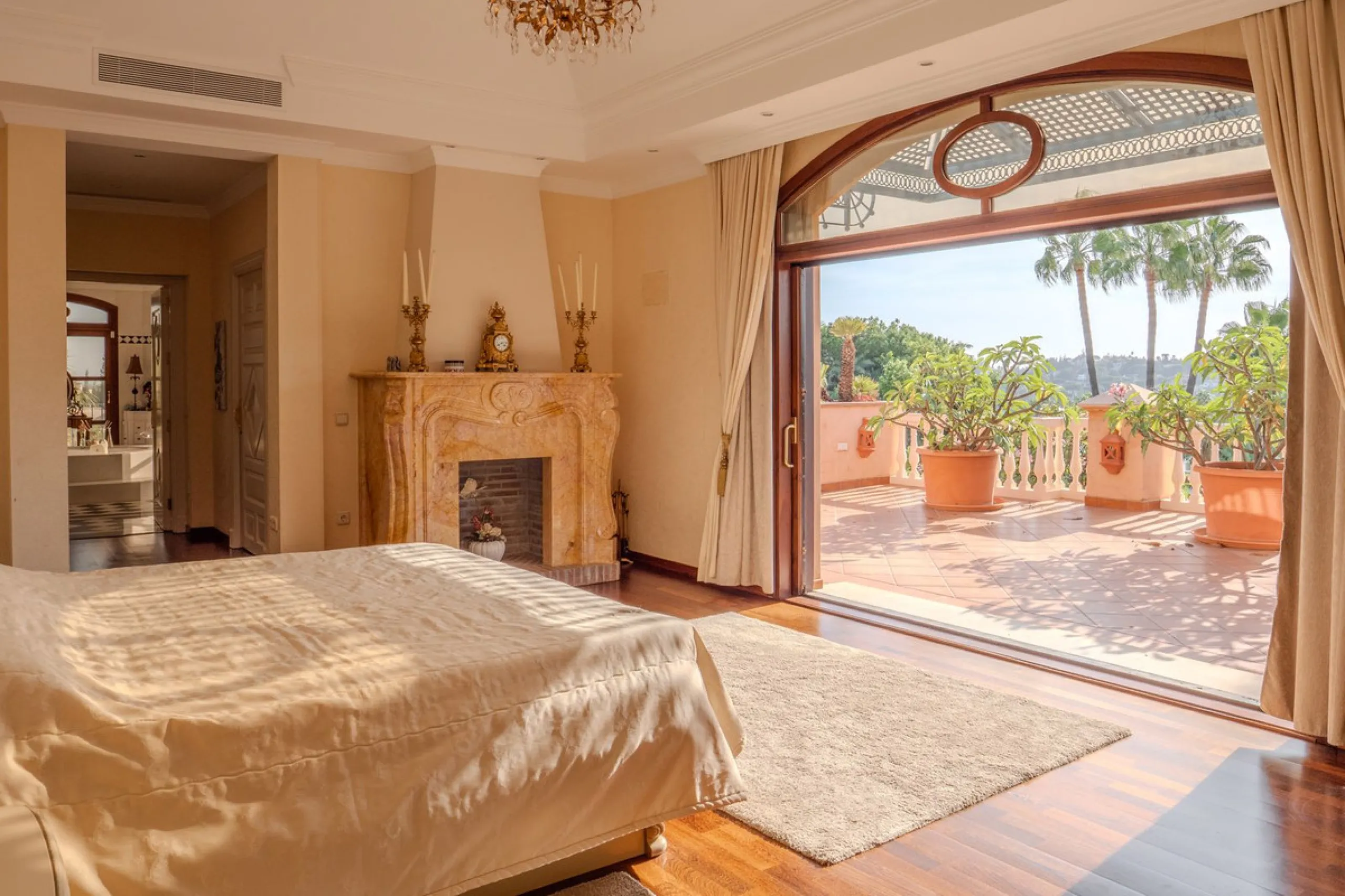 Villa Herencia stands as a magnificent masterpiece of classic architecture, embodying timeless elegance and exceptional craftsmanship.