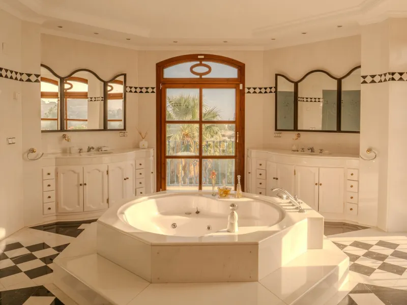 Villa Herencia stands as a magnificent masterpiece of classic architecture, embodying timeless elegance and exceptional craftsmanship.