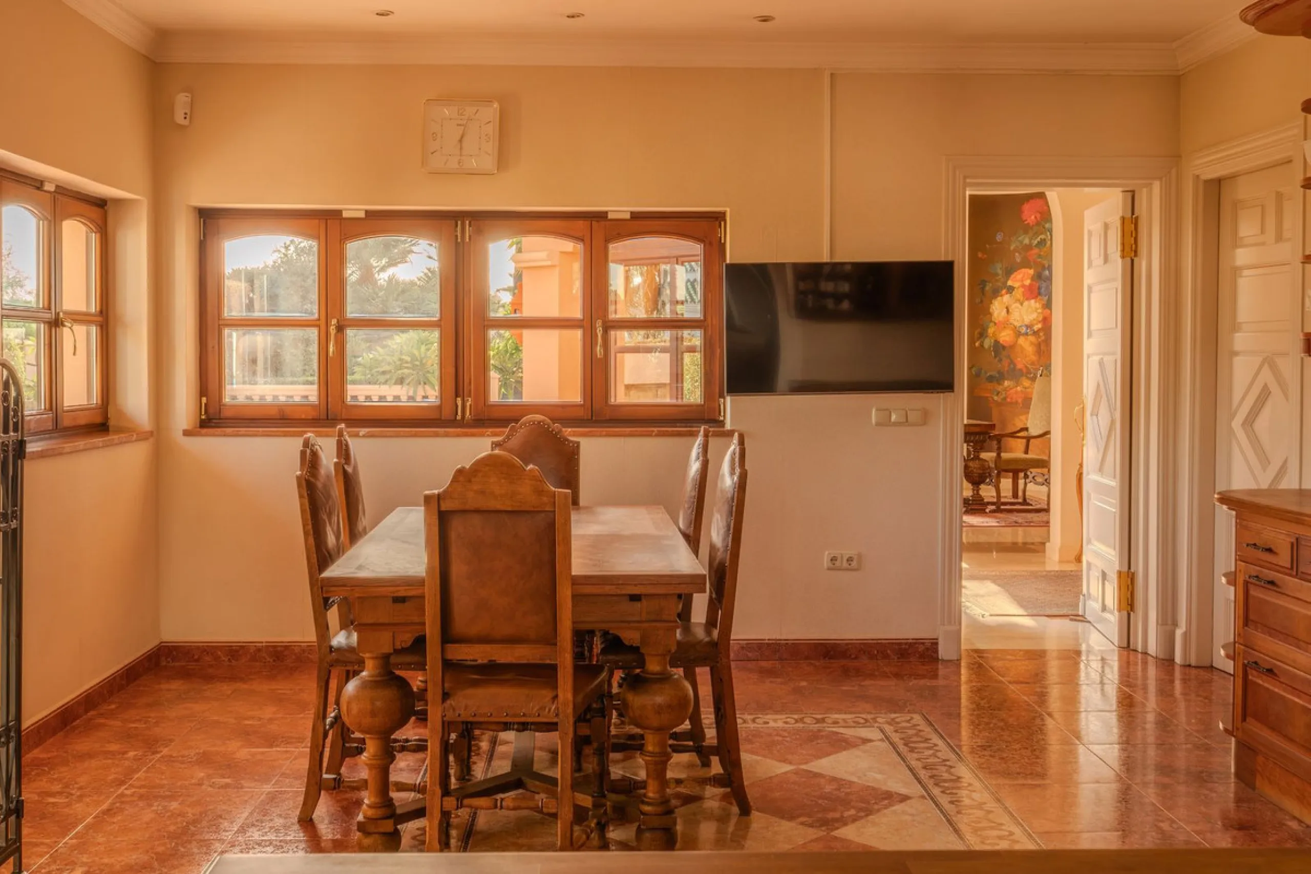 Villa Herencia stands as a magnificent masterpiece of classic architecture, embodying timeless elegance and exceptional craftsmanship.
