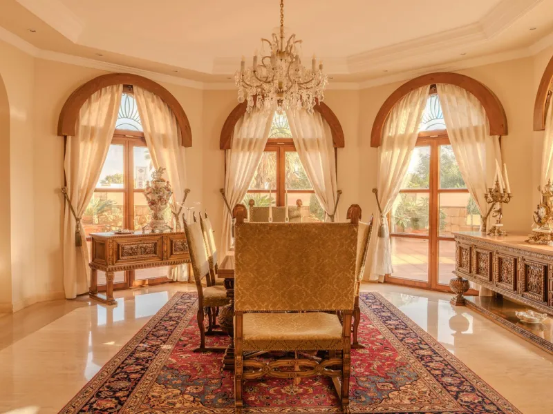 Villa Herencia stands as a magnificent masterpiece of classic architecture, embodying timeless elegance and exceptional craftsmanship.