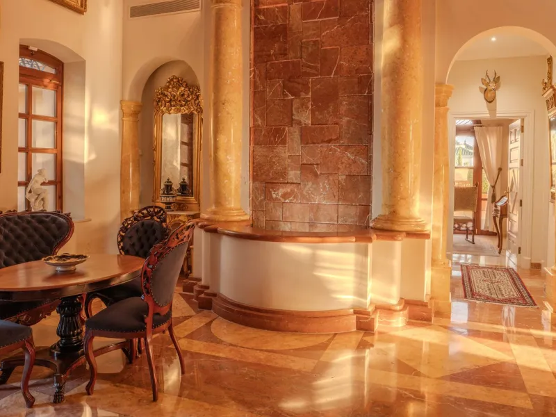 Villa Herencia stands as a magnificent masterpiece of classic architecture, embodying timeless elegance and exceptional craftsmanship.