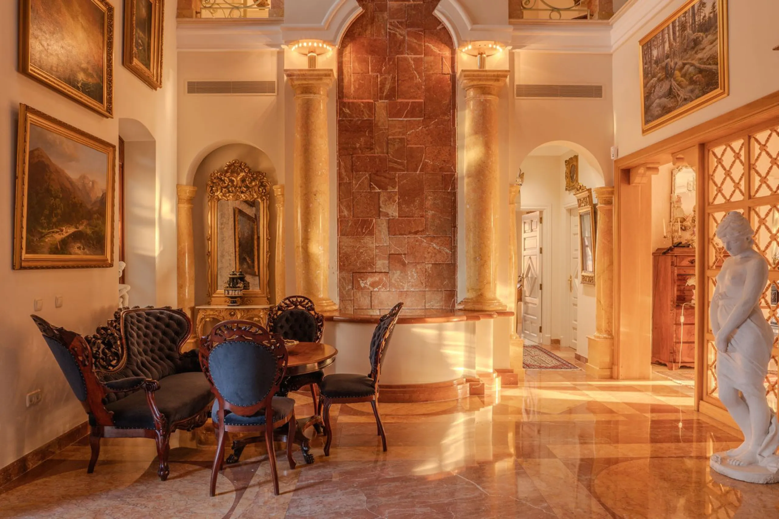 Villa Herencia stands as a magnificent masterpiece of classic architecture, embodying timeless elegance and exceptional craftsmanship.