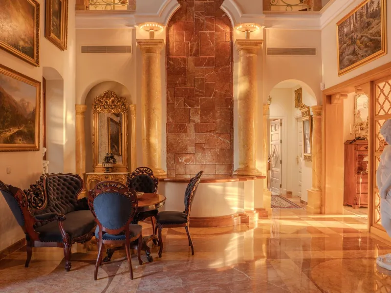 Villa Herencia stands as a magnificent masterpiece of classic architecture, embodying timeless elegance and exceptional craftsmanship.
