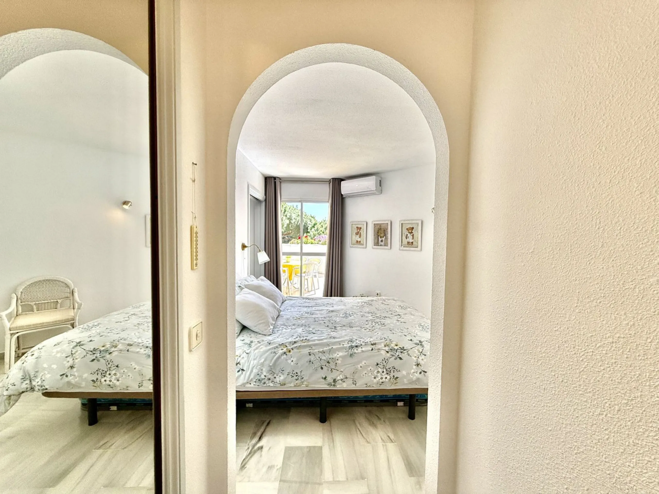 This impressive 3-bedroom penthouse offers a rare combination of space, privacy, and potential, set within a quiet and well-established urbanisation next to La Siesta Golf.
