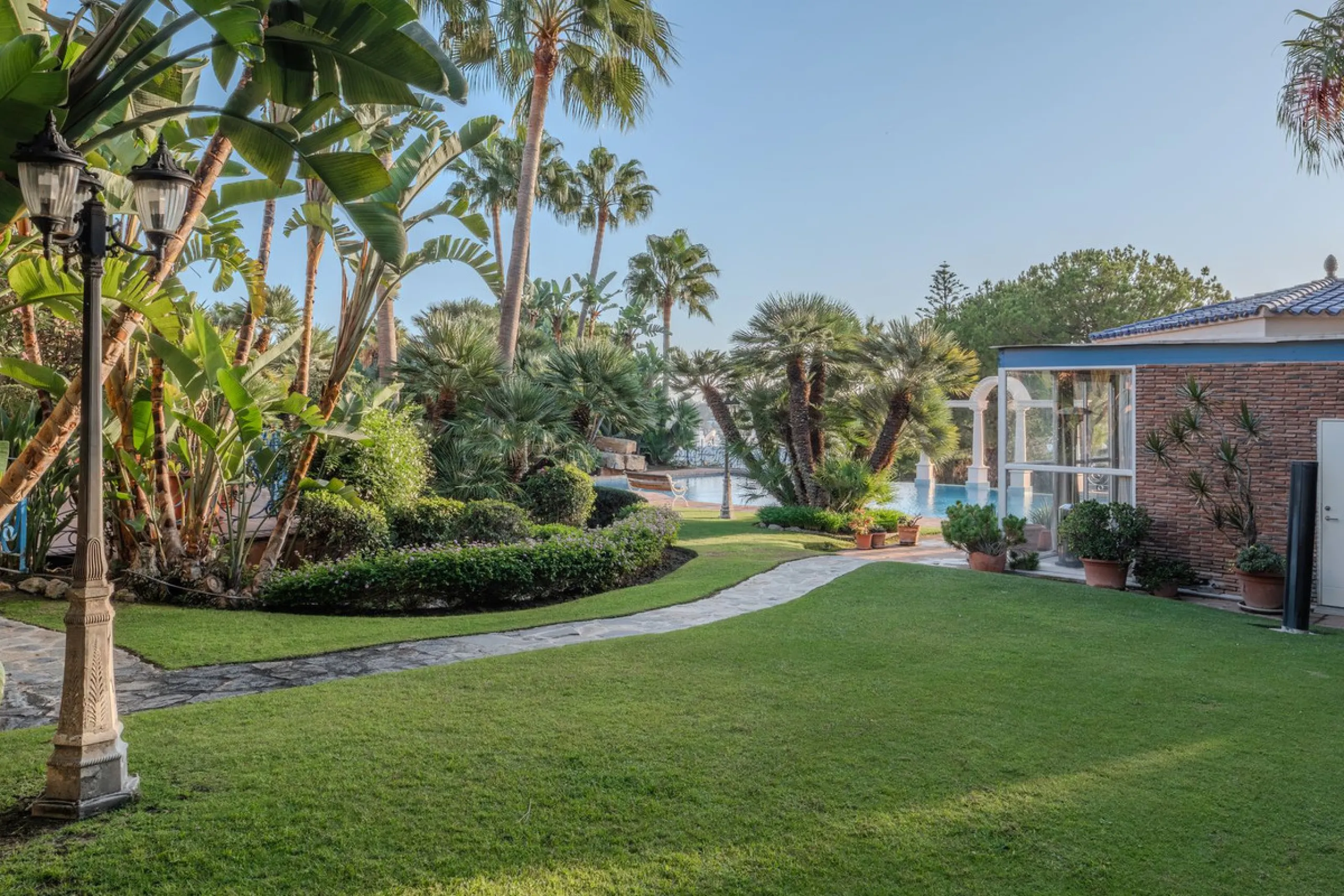 Villa Herencia stands as a magnificent masterpiece of classic architecture, embodying timeless elegance and exceptional craftsmanship.