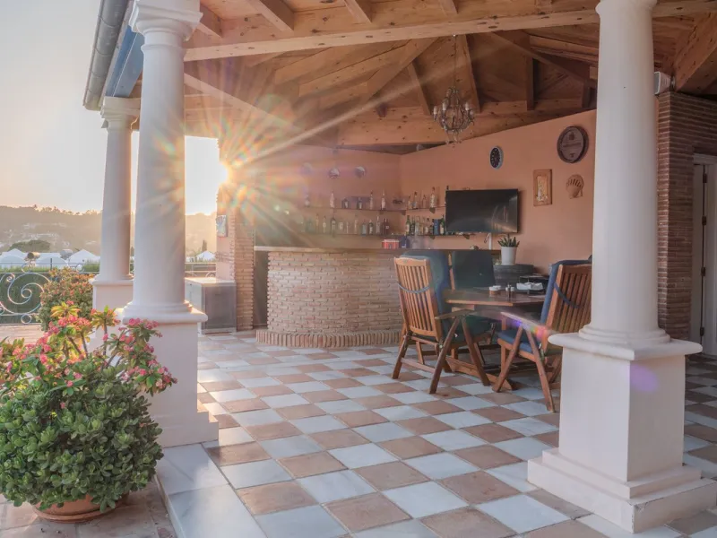 Villa Herencia stands as a magnificent masterpiece of classic architecture, embodying timeless elegance and exceptional craftsmanship.