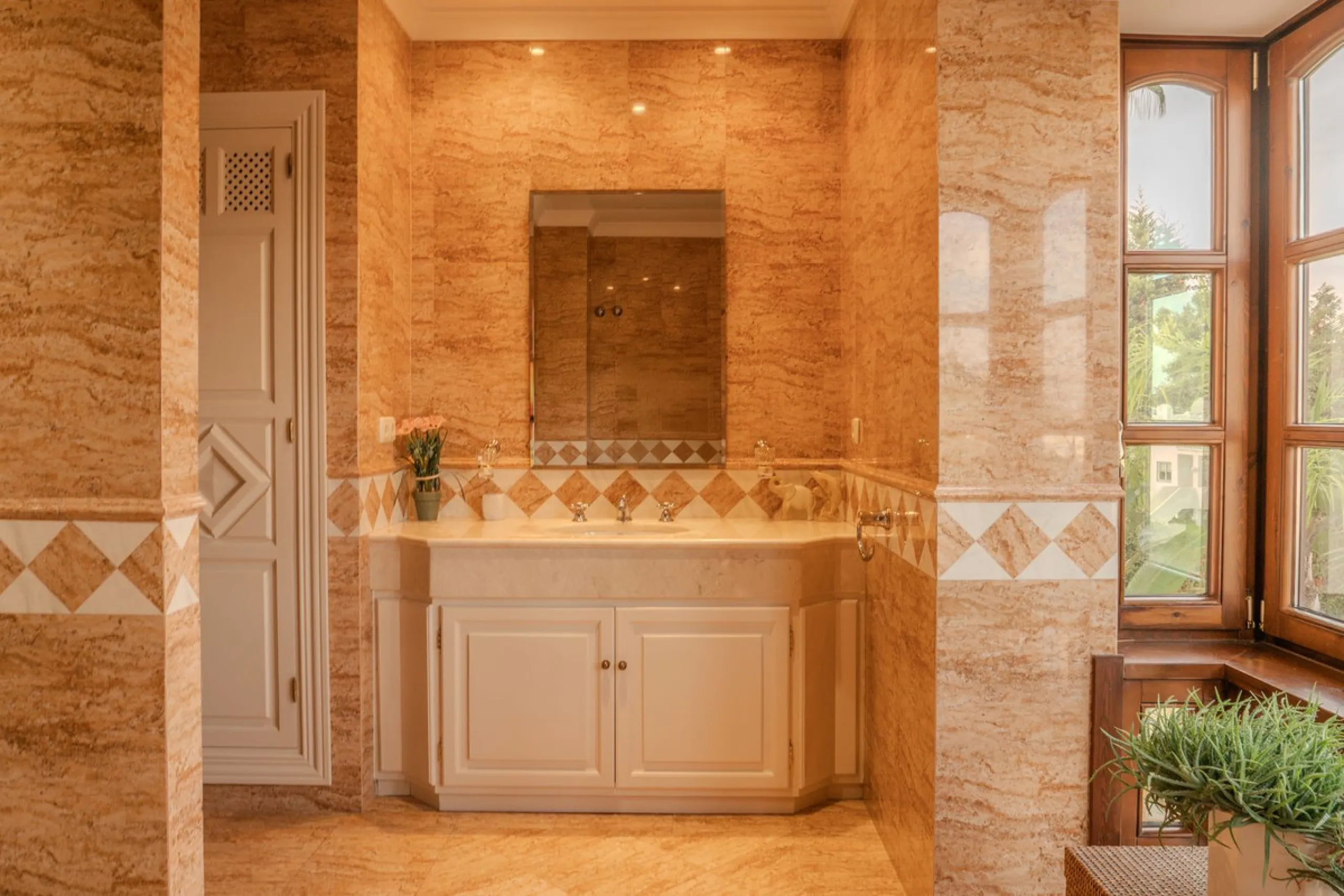 Villa Herencia stands as a magnificent masterpiece of classic architecture, embodying timeless elegance and exceptional craftsmanship.