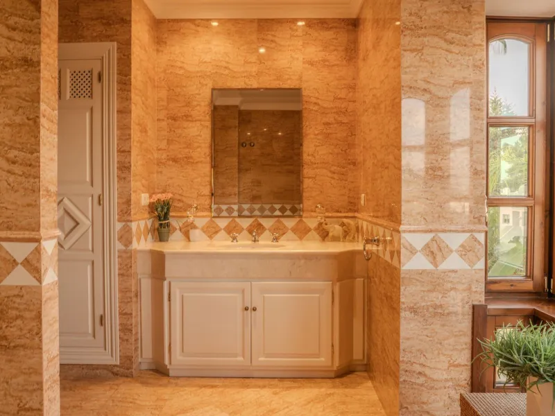 Villa Herencia stands as a magnificent masterpiece of classic architecture, embodying timeless elegance and exceptional craftsmanship.