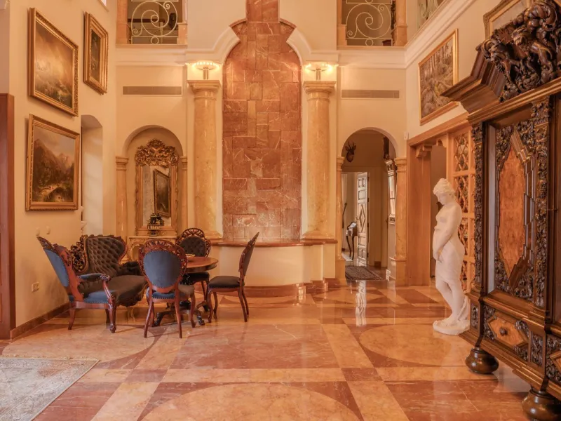 Villa Herencia stands as a magnificent masterpiece of classic architecture, embodying timeless elegance and exceptional craftsmanship.