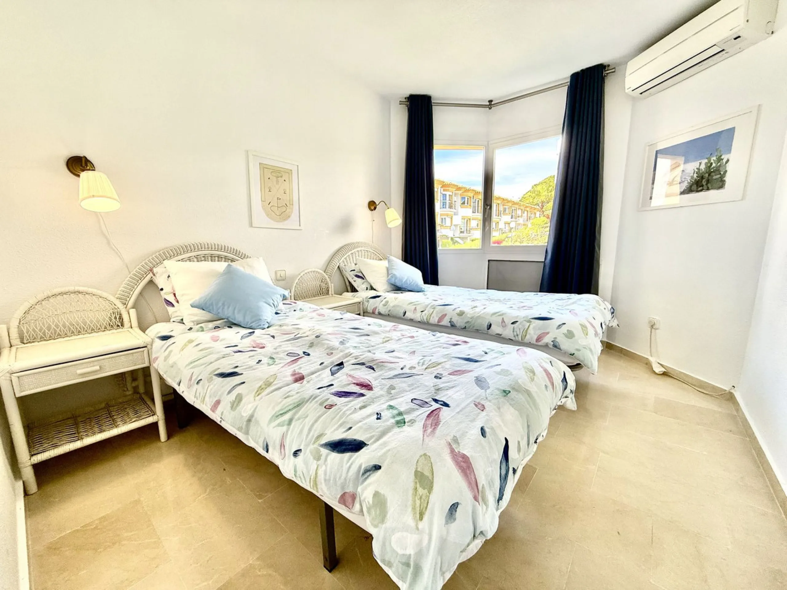This impressive 3-bedroom penthouse offers a rare combination of space, privacy, and potential, set within a quiet and well-established urbanisation next to La Siesta Golf.