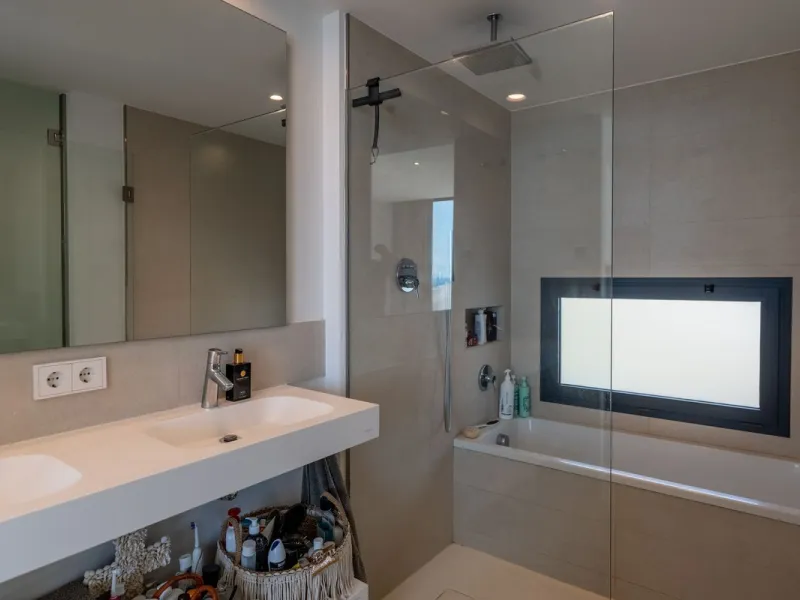 A Pinnacle of Luxury Living in Reserva del Higuerón, Higuerón West Phase 1