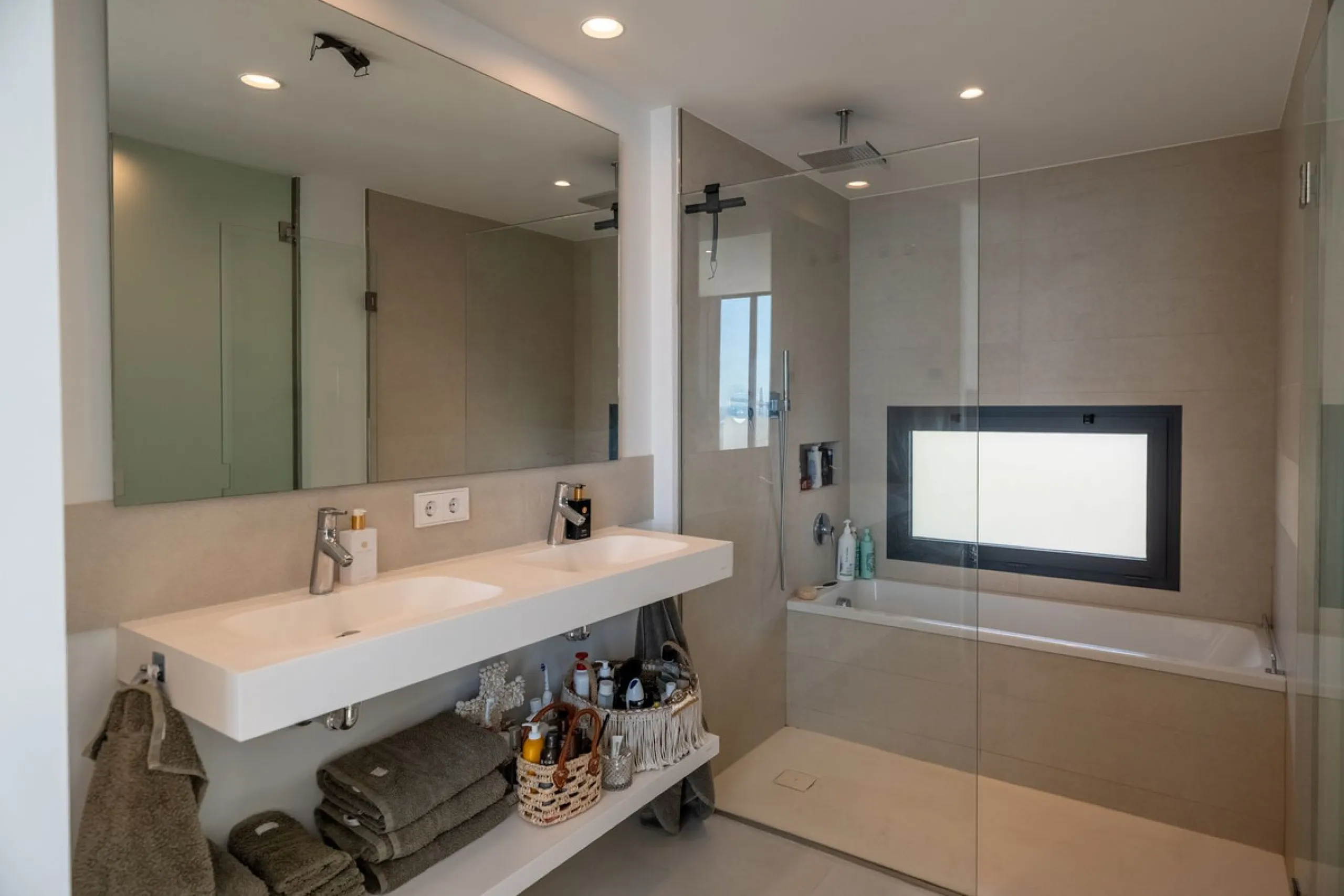 A Pinnacle of Luxury Living in Reserva del Higuerón, Higuerón West Phase 1