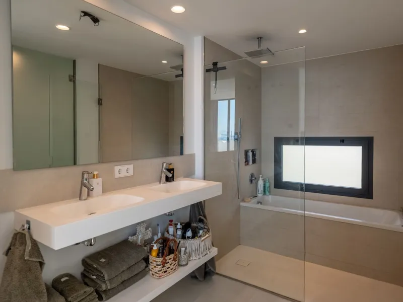 A Pinnacle of Luxury Living in Reserva del Higuerón, Higuerón West Phase 1