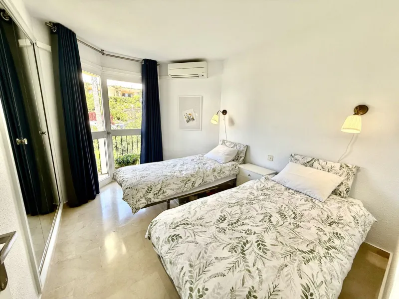This impressive 3-bedroom penthouse offers a rare combination of space, privacy, and potential, set within a quiet and well-established urbanisation next to La Siesta Golf.