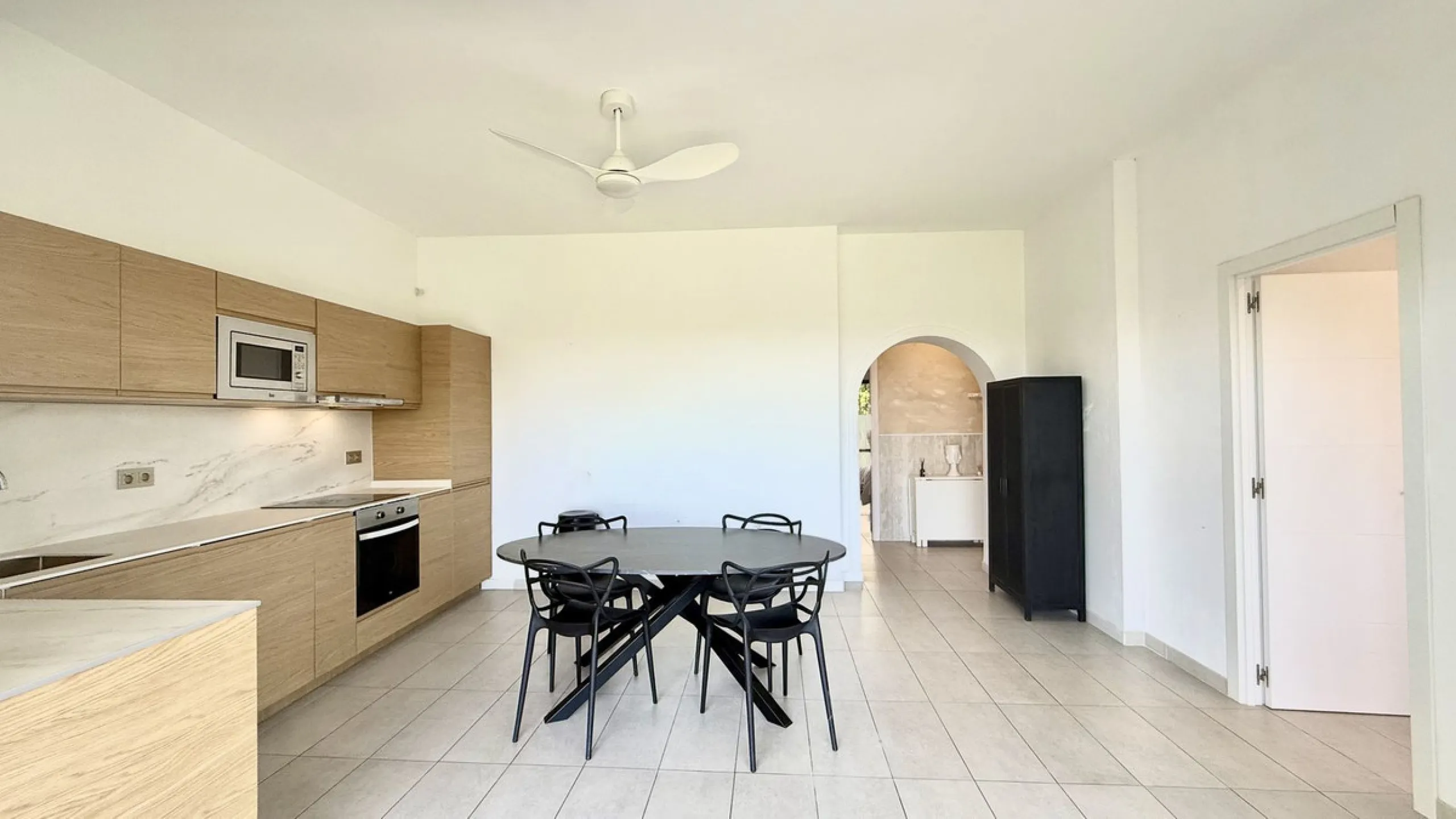 NEW ON THE MARKET!!! - AMAZING OPORTUNITY - GOLF AND SEA