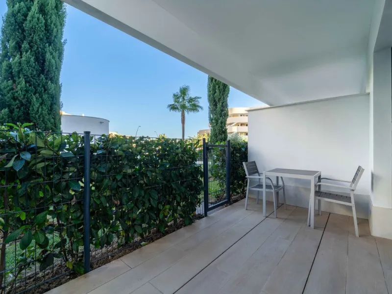 Step into a new standard of modern living in Higuerón, where design, technology and Mediterranean comfort come together in a beautifully finished apartment that feels both refined and effortlessly welcoming. Recently completed and ready to move into, this