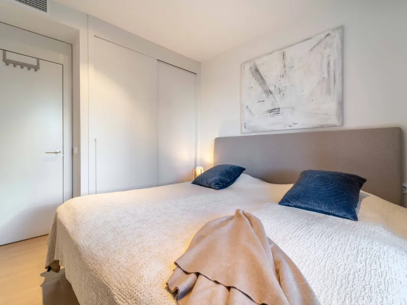 Step into a new standard of modern living in Higuerón, where design, technology and Mediterranean comfort come together in a beautifully finished apartment that feels both refined and effortlessly welcoming. Recently completed and ready to move into, this