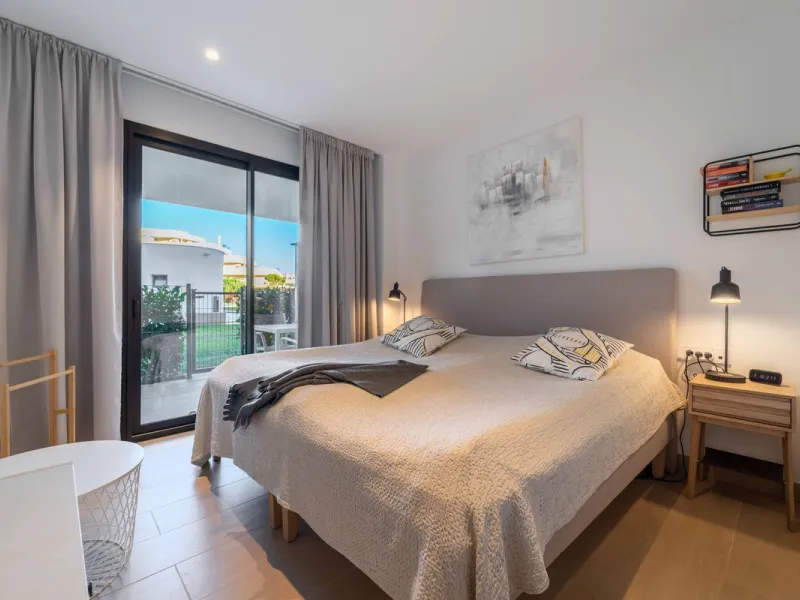 Step into a new standard of modern living in Higuerón, where design, technology and Mediterranean comfort come together in a beautifully finished apartment that feels both refined and effortlessly welcoming. Recently completed and ready to move into, this