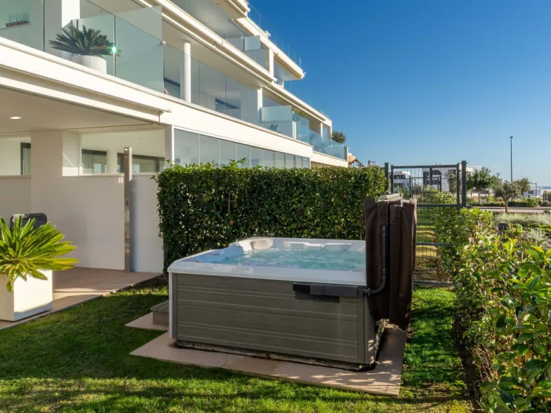 Step into a new standard of modern living in Higuerón, where design, technology and Mediterranean comfort come together in a beautifully finished apartment that feels both refined and effortlessly welcoming. Recently completed and ready to move into, this