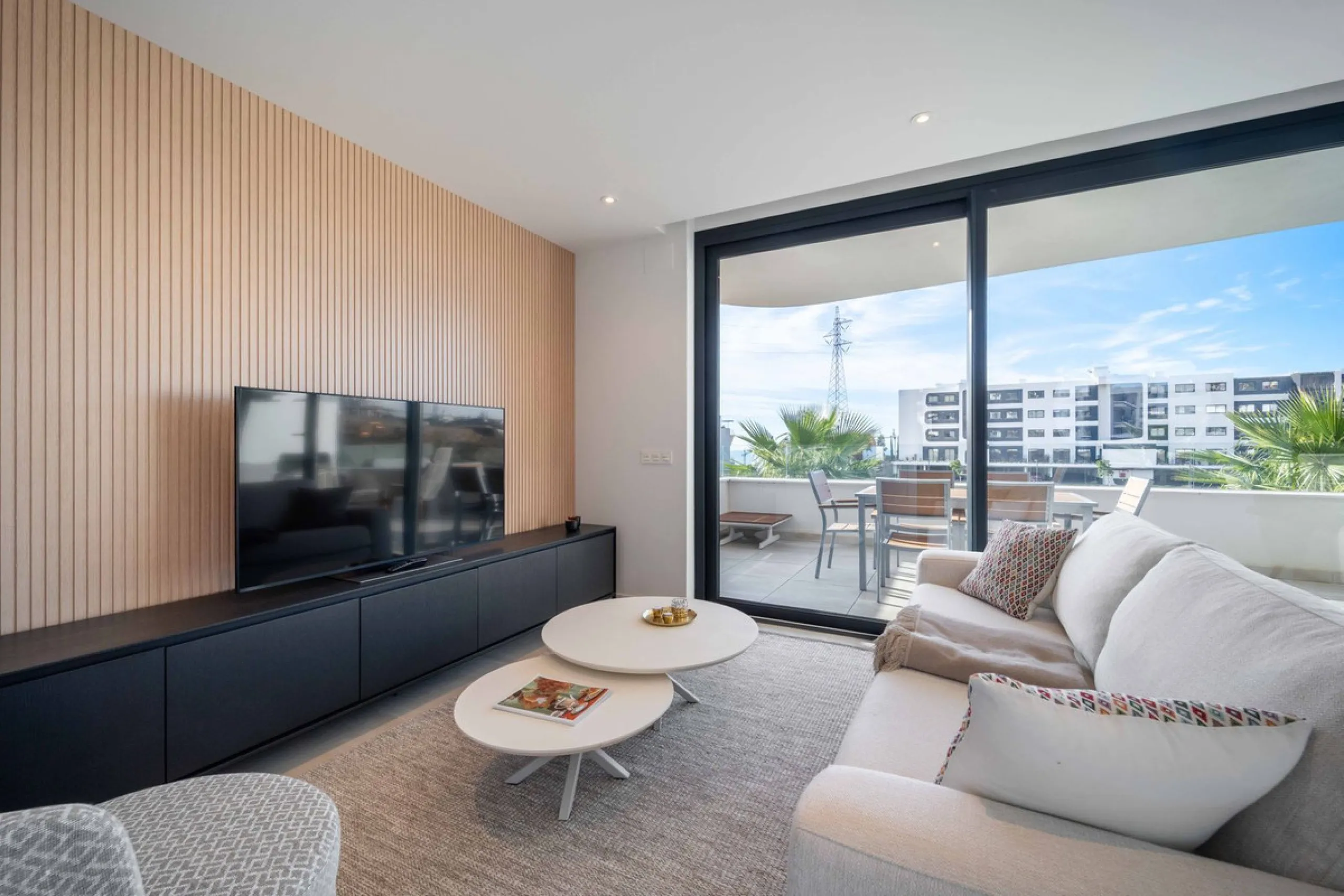 Apartment - Ground Floor Apartment в продаже в Fuengirola, Málaga. В доме 2 спален и 2 ванных комнат. Площадь дома 76 м²