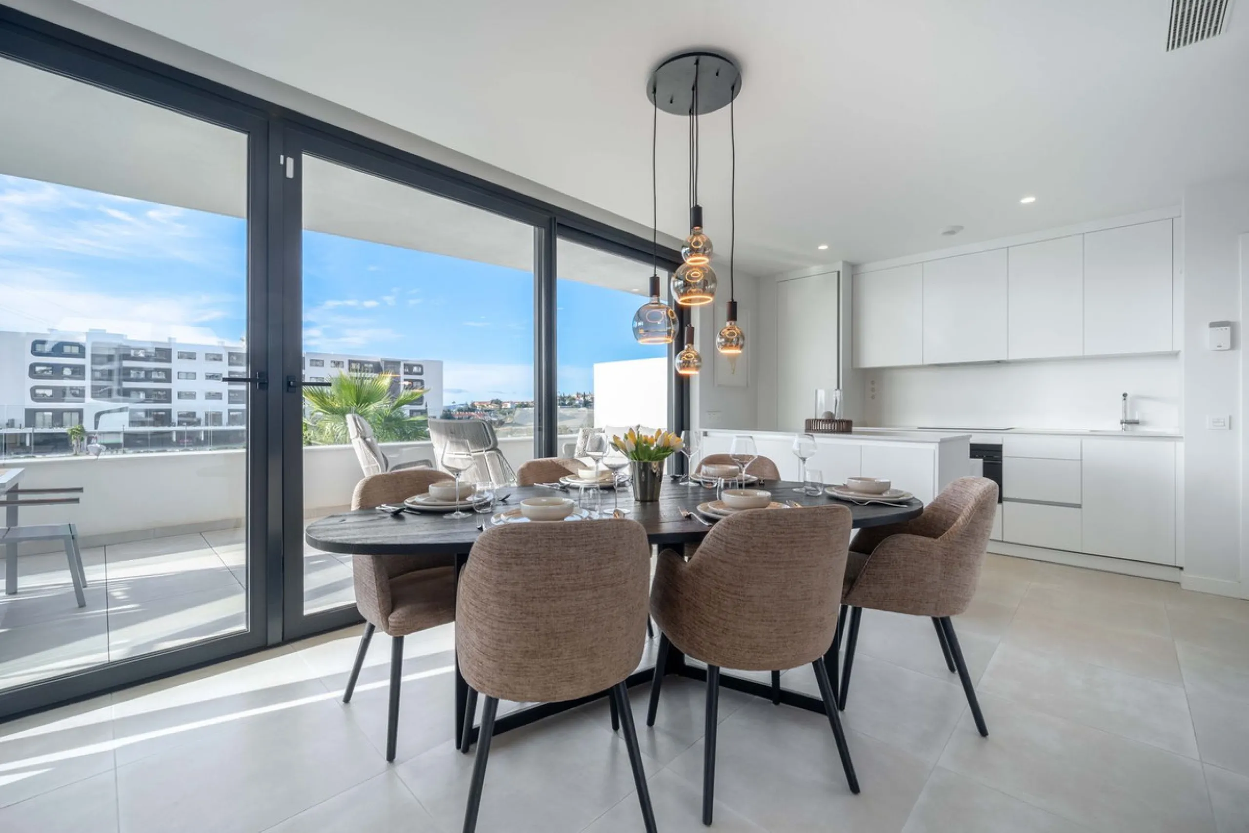 Apartment - Ground Floor Apartment в продаже в Fuengirola, Málaga. В доме 2 спален и 2 ванных комнат. Площадь дома 76 м²