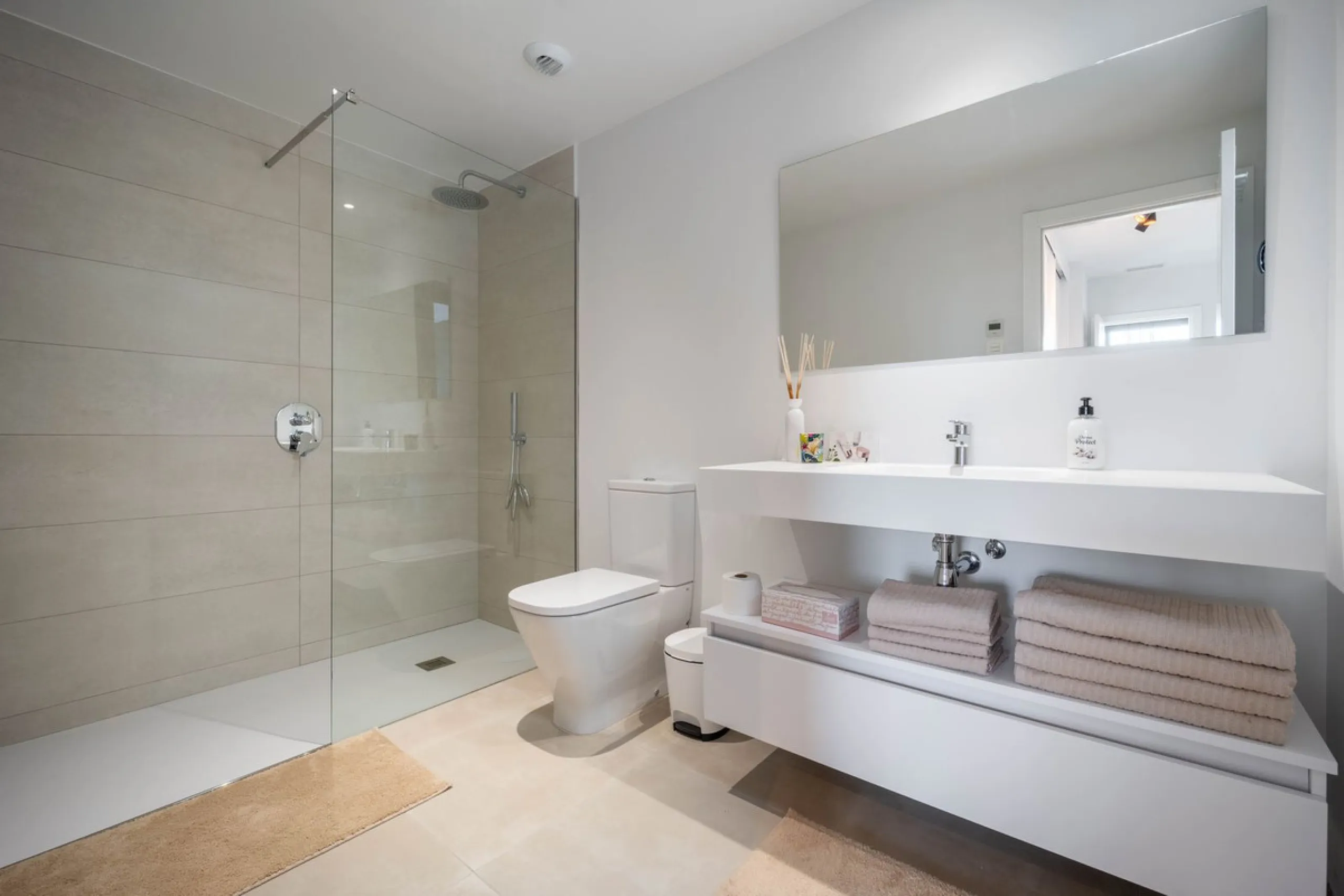 Apartment - Ground Floor Apartment в продаже в Fuengirola, Málaga. В доме 2 спален и 2 ванных комнат. Площадь дома 76 м²