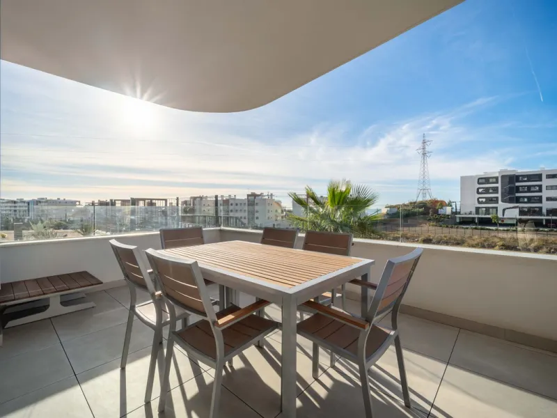 Apartment - Ground Floor Apartment в продаже в Fuengirola, Málaga. В доме 2 спален и 2 ванных комнат. Площадь дома 76 м²