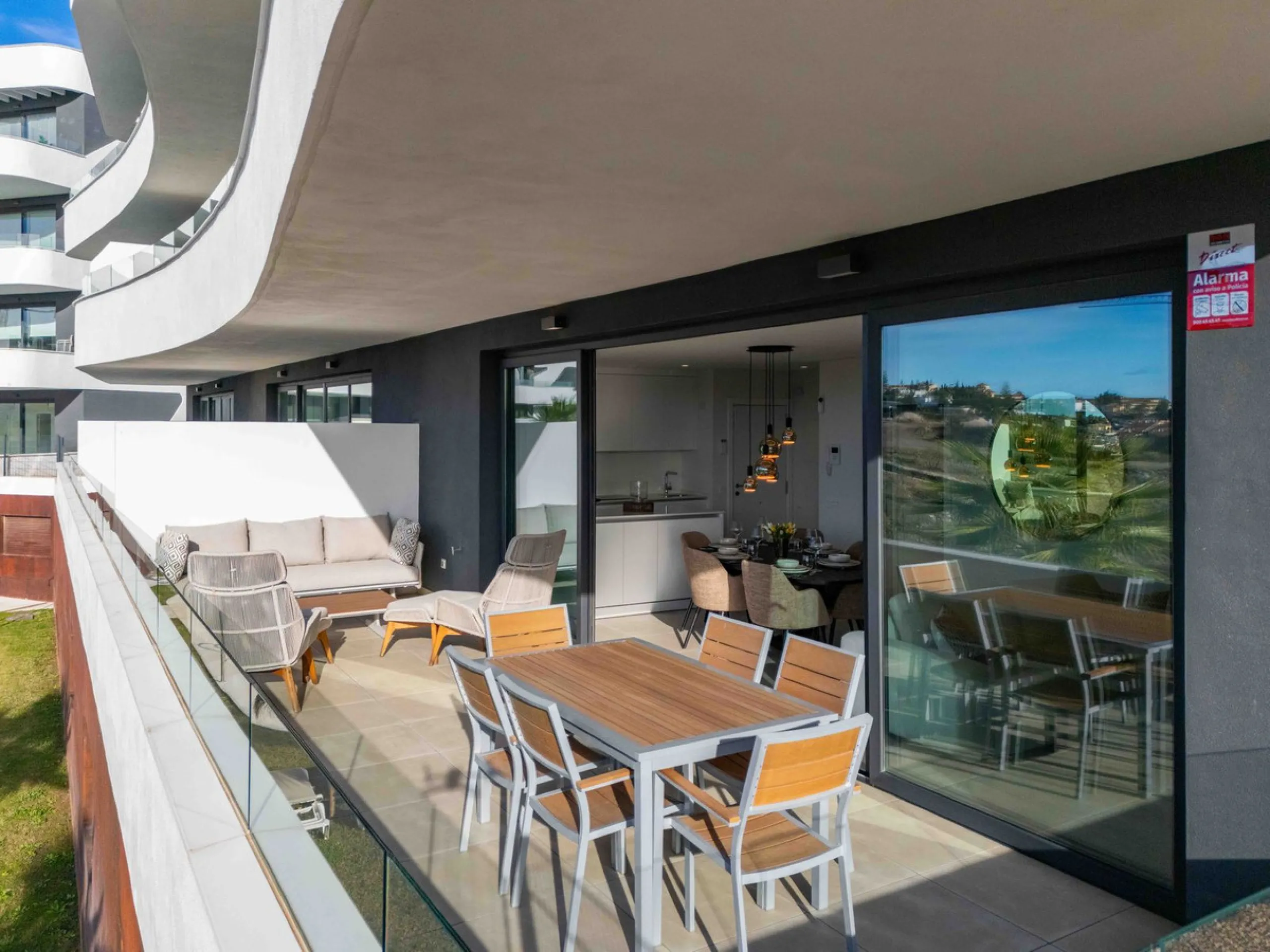 Apartment - Ground Floor Apartment в продаже в Fuengirola, Málaga. В доме 2 спален и 2 ванных комнат. Площадь дома 76 м²