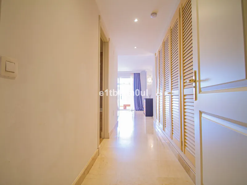 Fully secure gated community offering 24hr security, three outdoor pools, a gym, tennis court, and an indoor swimming pool. Surrounded by golf course in the Golf Valley of Nueva Andalucia this is a perfect apartment for a golf lover. The accommodation con