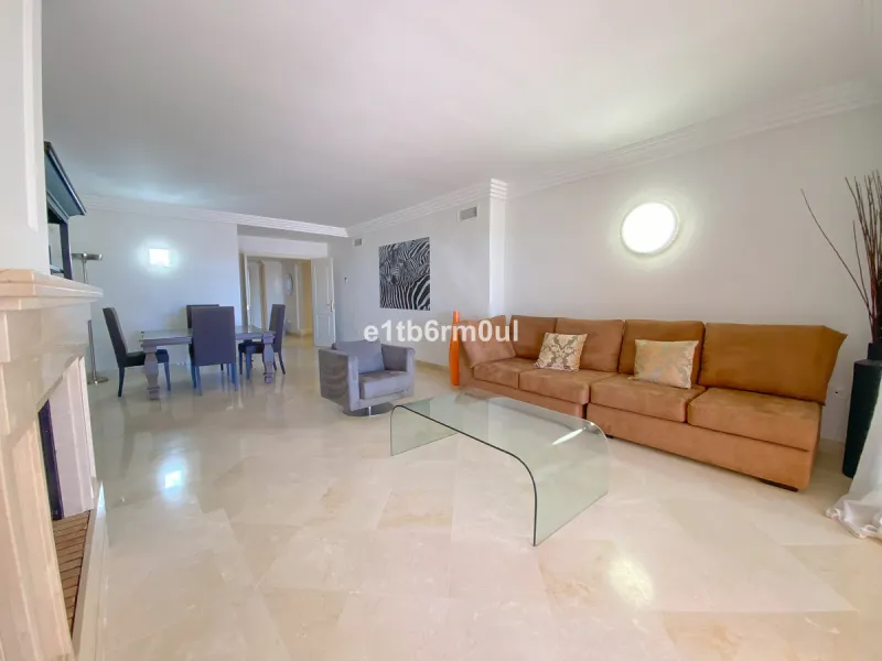 Fully secure gated community offering 24hr security, three outdoor pools, a gym, tennis court, and an indoor swimming pool. Surrounded by golf course in the Golf Valley of Nueva Andalucia this is a perfect apartment for a golf lover. The accommodation con