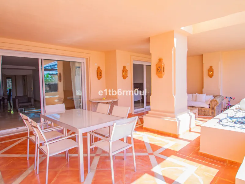 Fully secure gated community offering 24hr security, three outdoor pools, a gym, tennis court, and an indoor swimming pool. Surrounded by golf course in the Golf Valley of Nueva Andalucia this is a perfect apartment for a golf lover. The accommodation con