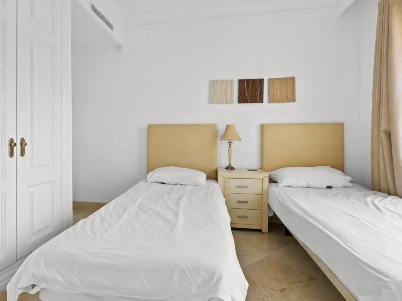 Large, three-bedroom penthouse with impressive countryside and sea views, located within walking distance of the beach in Casares Costa, in the well-maintained and luxurious community of Majestic Hills.