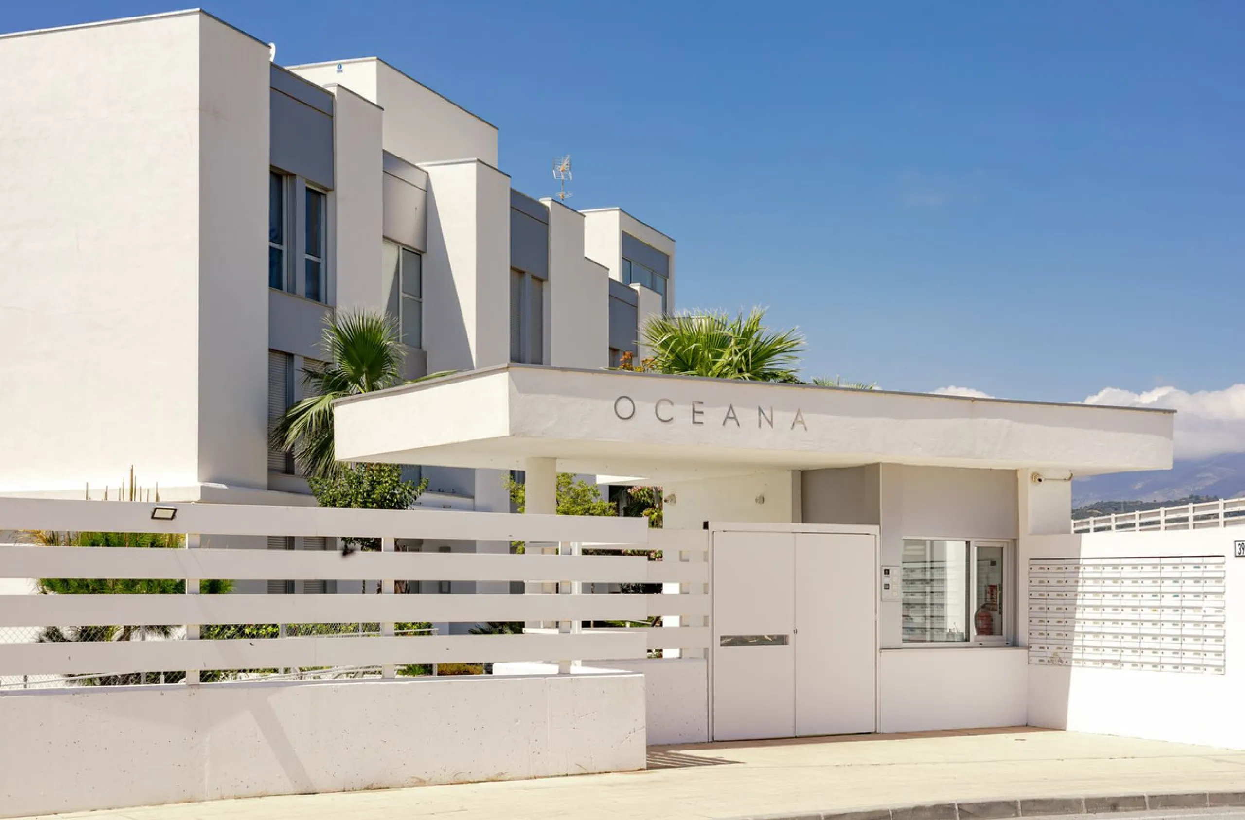 Stunning Duplex Penthouse with Breathtaking Panoramic & Gibraltar Sea Views in Cancelada