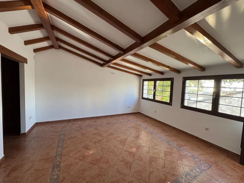 Spectacular Townhouse for Sale in Marbella Centro – Privileged Location in a Tranquil, Exclusive Community