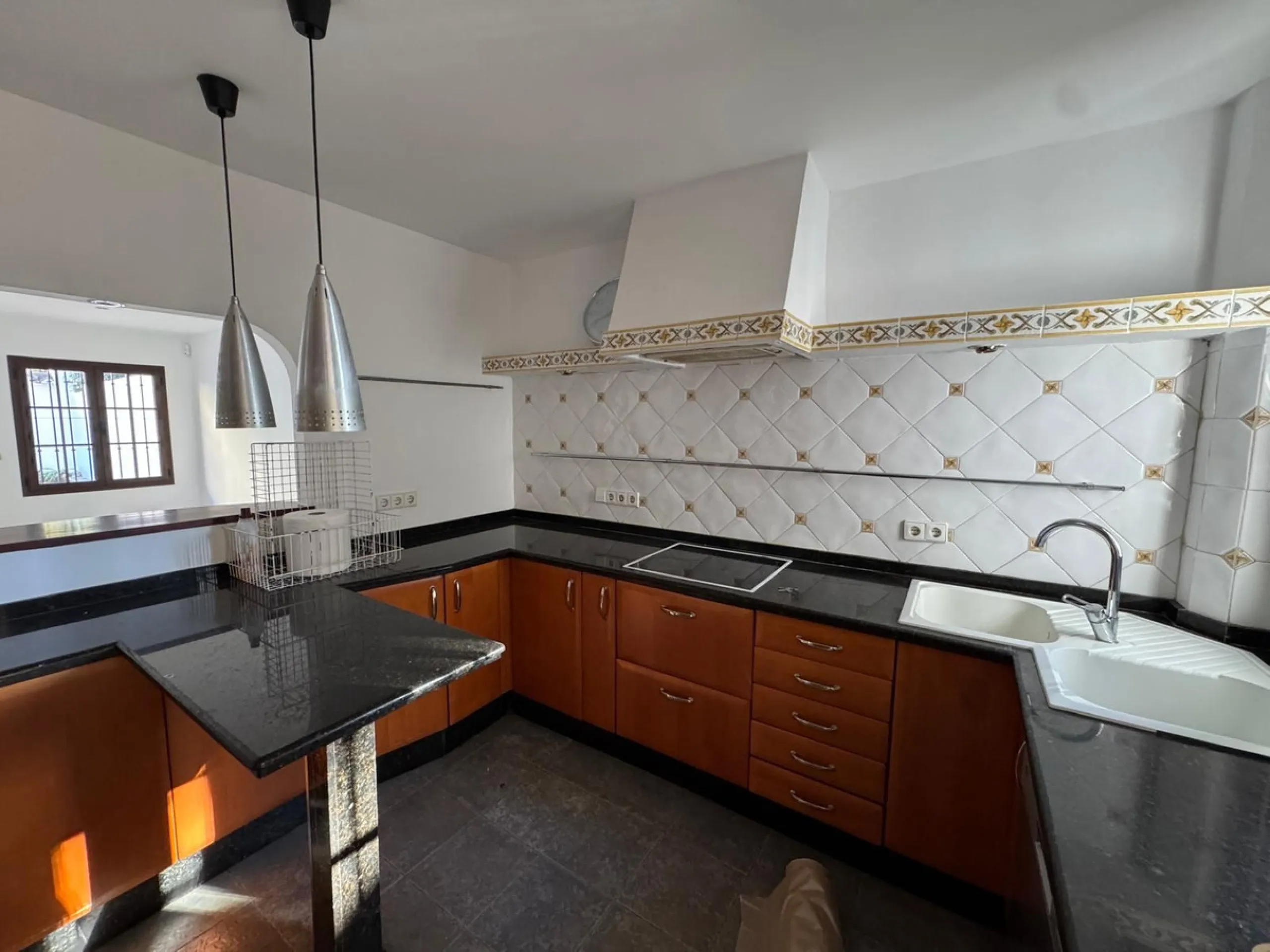 Spectacular Townhouse for Sale in Marbella Centro – Privileged Location in a Tranquil, Exclusive Community