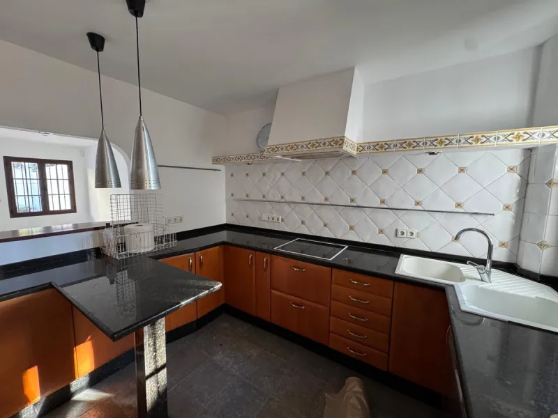 Spectacular Townhouse for Sale in Marbella Centro – Privileged Location in a Tranquil, Exclusive Community