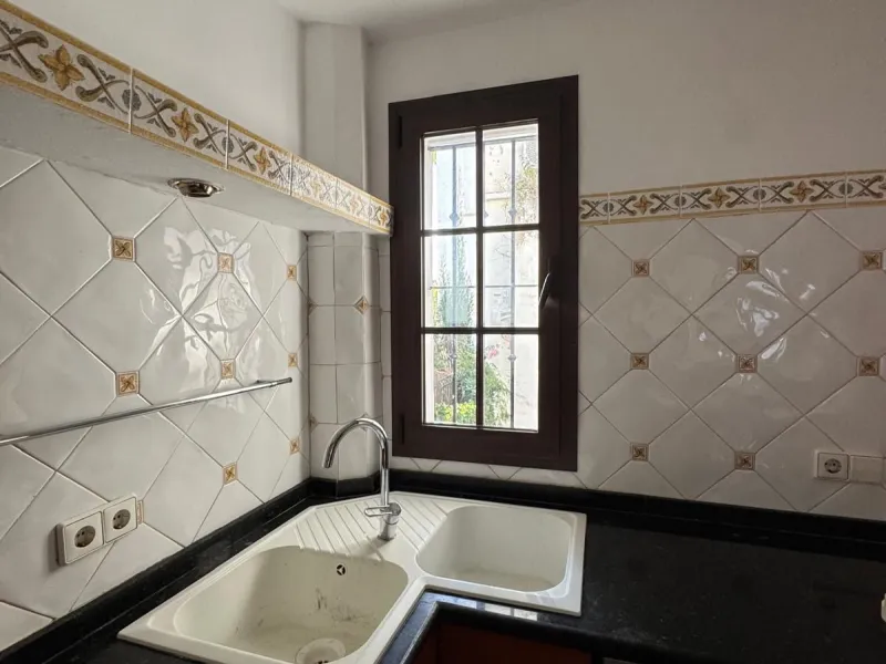 Spectacular Townhouse for Sale in Marbella Centro – Privileged Location in a Tranquil, Exclusive Community