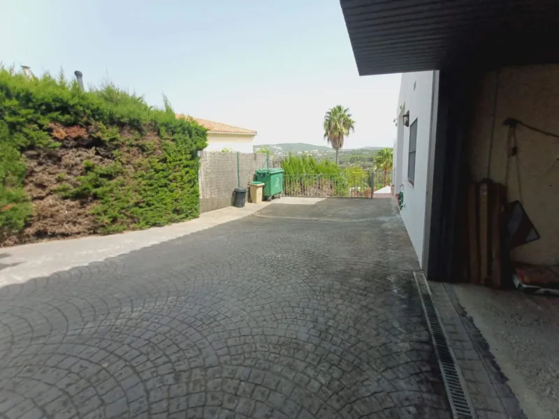 In the heart of Sotogrande's most exclusive community lies a villa that is much more than a house – it is a sanctuary for those who dream of elegance, comfort, and a touch of everyday magic.