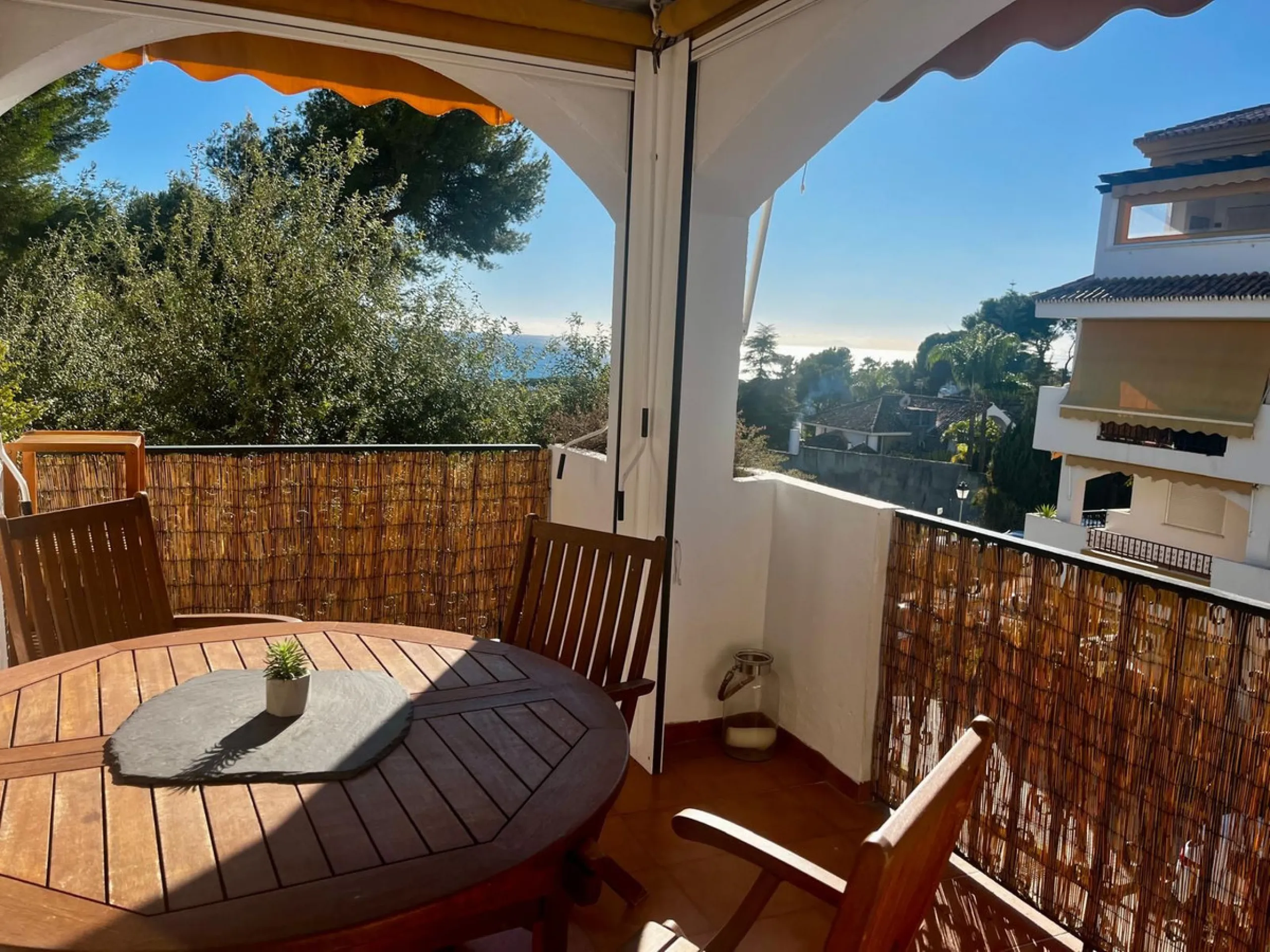 Spectacular Corner Apartment for Sale in the Prestigious Golden Mile, Urbanisation Los Pinos de Nagüeles – Marbella