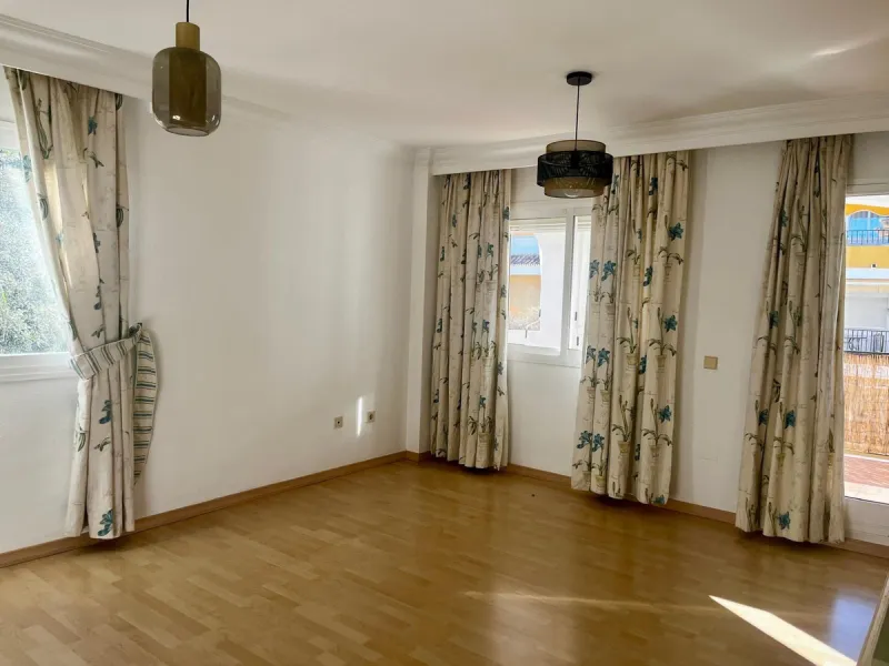 Spectacular Corner Apartment for Sale in the Prestigious Golden Mile, Urbanisation Los Pinos de Nagüeles – Marbella