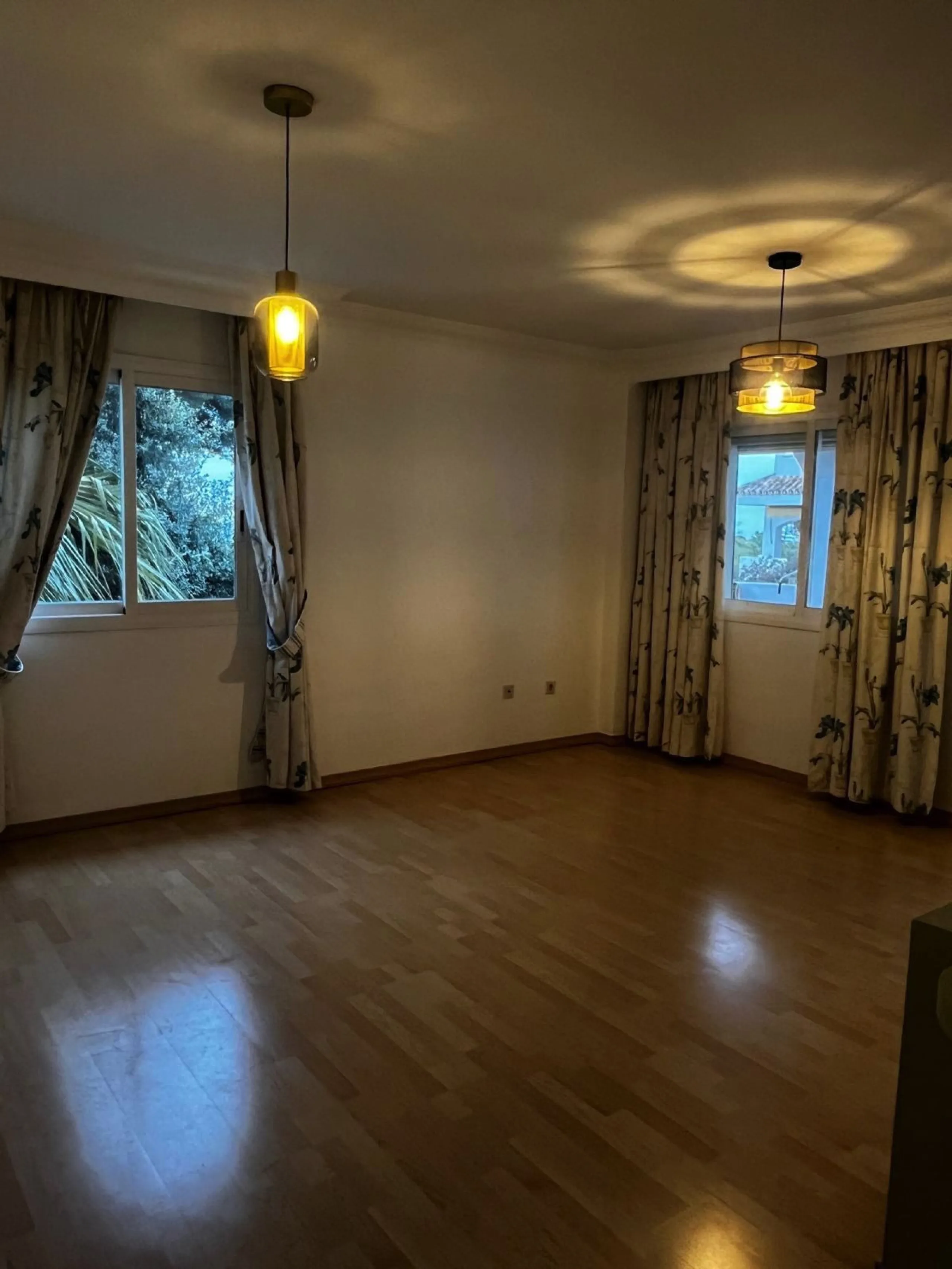 Spectacular Corner Apartment for Sale in the Prestigious Golden Mile, Urbanisation Los Pinos de Nagüeles – Marbella