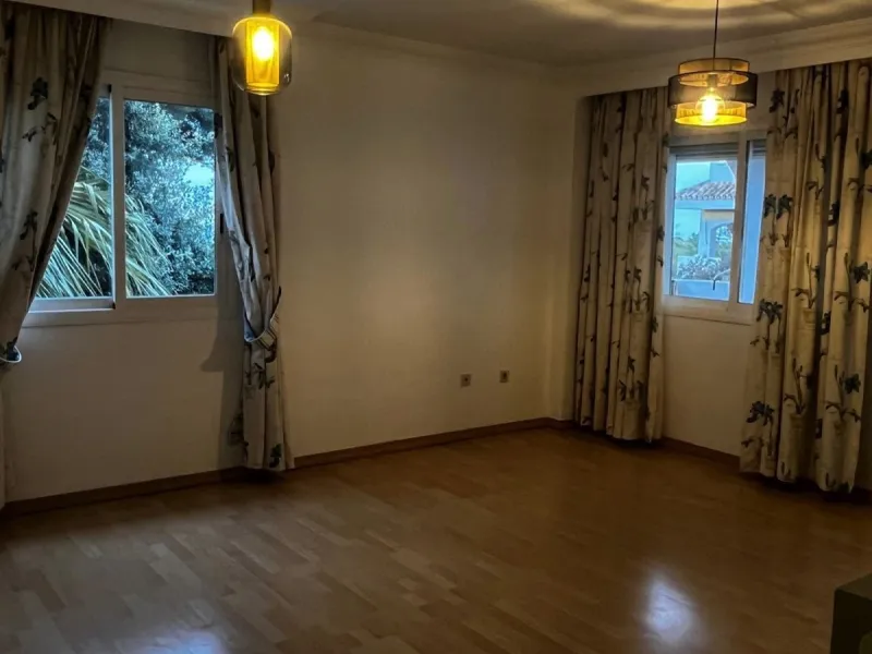 Spectacular Corner Apartment for Sale in the Prestigious Golden Mile, Urbanisation Los Pinos de Nagüeles – Marbella