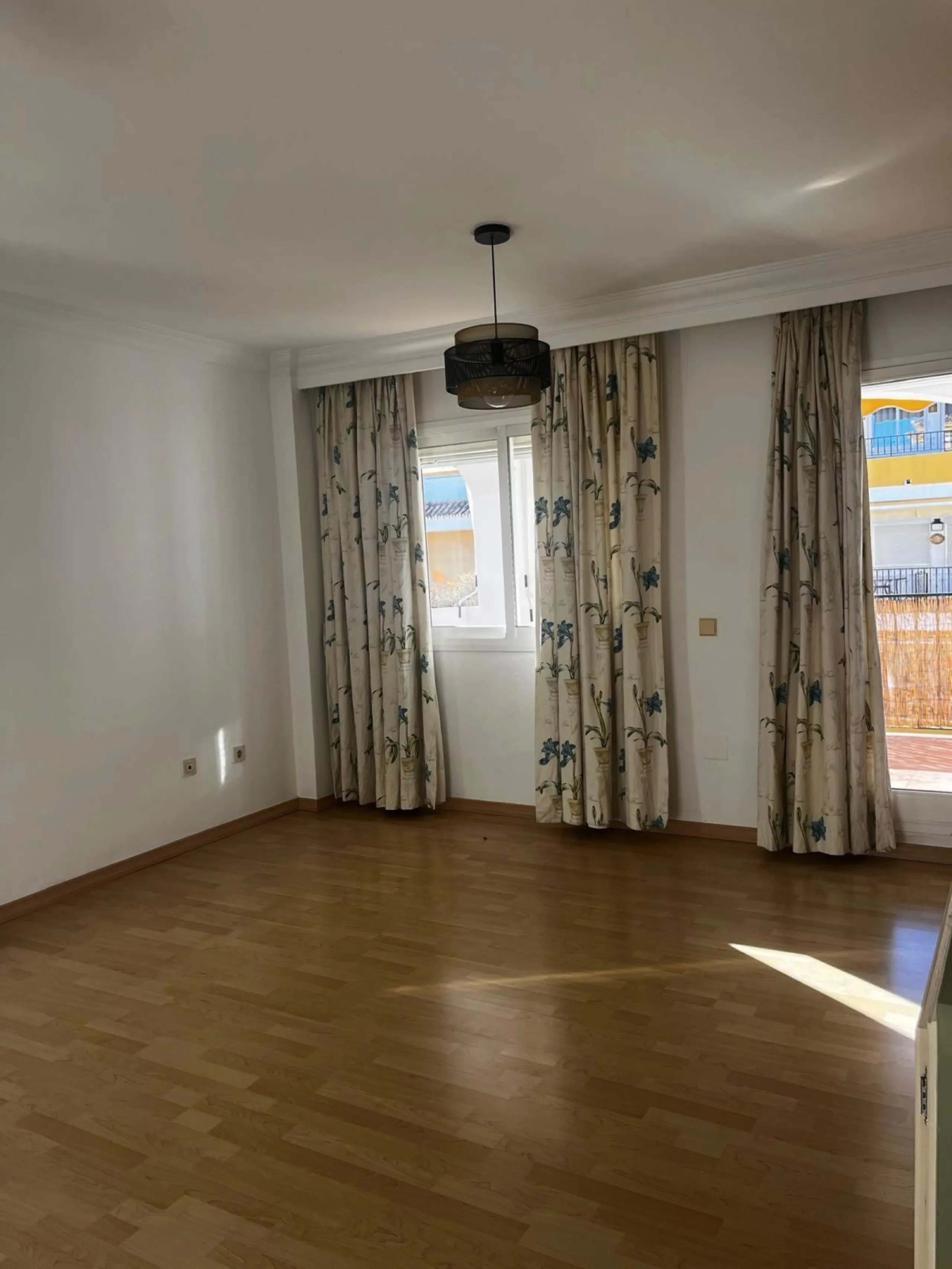 Spectacular Corner Apartment for Sale in the Prestigious Golden Mile, Urbanisation Los Pinos de Nagüeles – Marbella