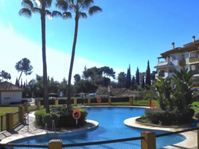 Spectacular Corner Apartment for Sale in the Prestigious Golden Mile, Urbanisation Los Pinos de Nagüeles – Marbella